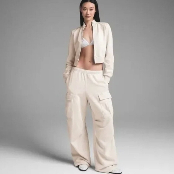 SKIMS Pants - SKIMS Boyfriend Fleece Cargo Pant | Buff (Cream White) | Size S | NWT